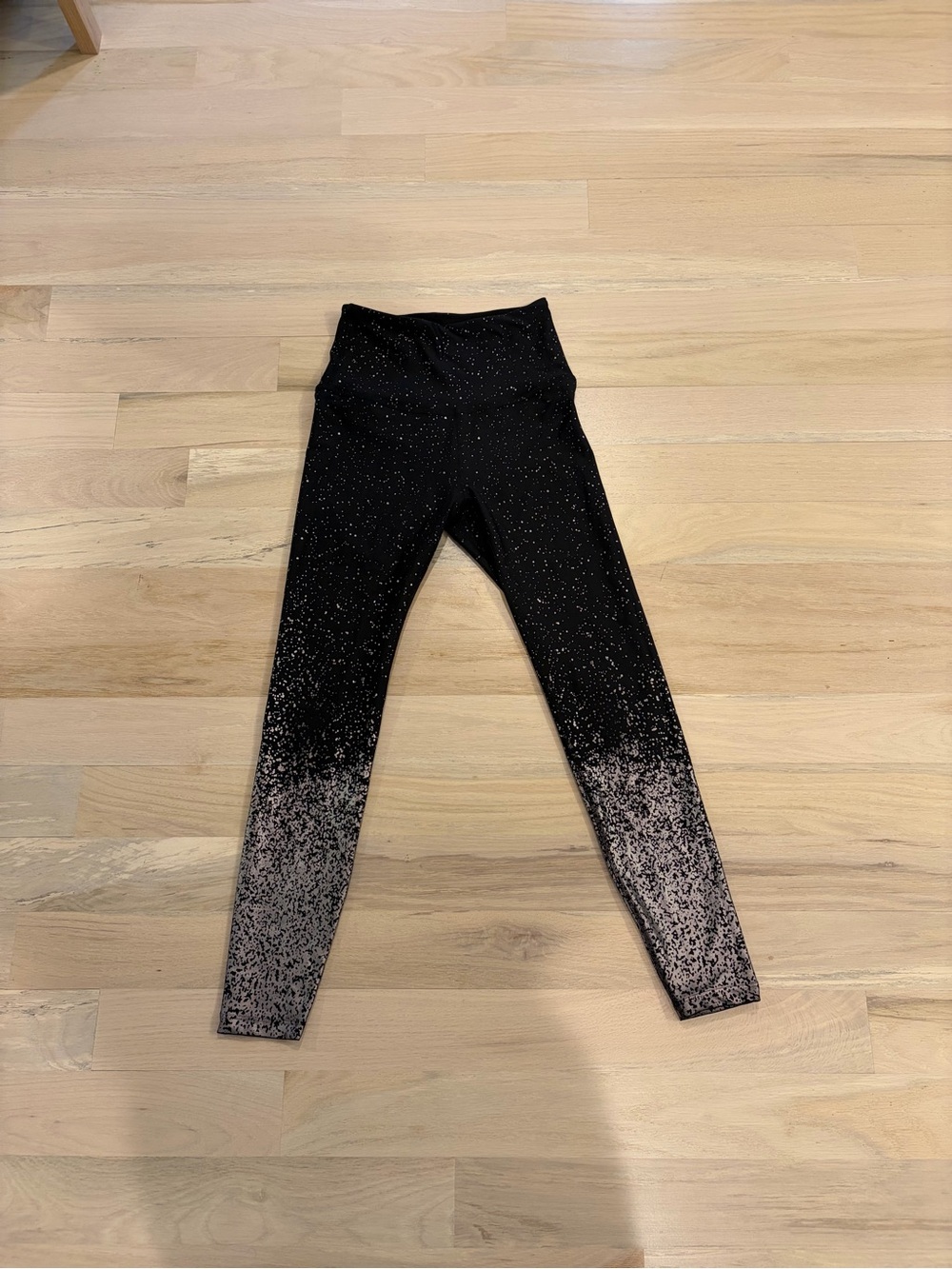 Beyond Yoga Black High-Waist Leggings with Subtle Shine